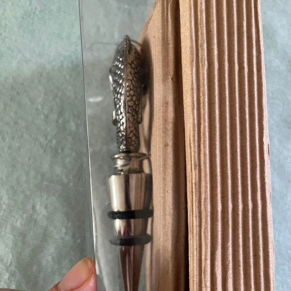 Mudpie silver fish bottle stopper